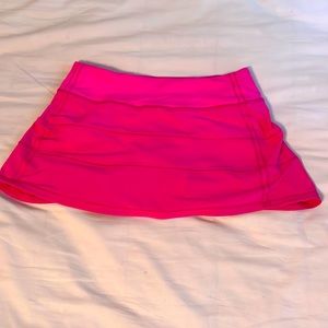 hi! i’m selling a Lululemon tennis skirt pace rival mid-rise skirt.